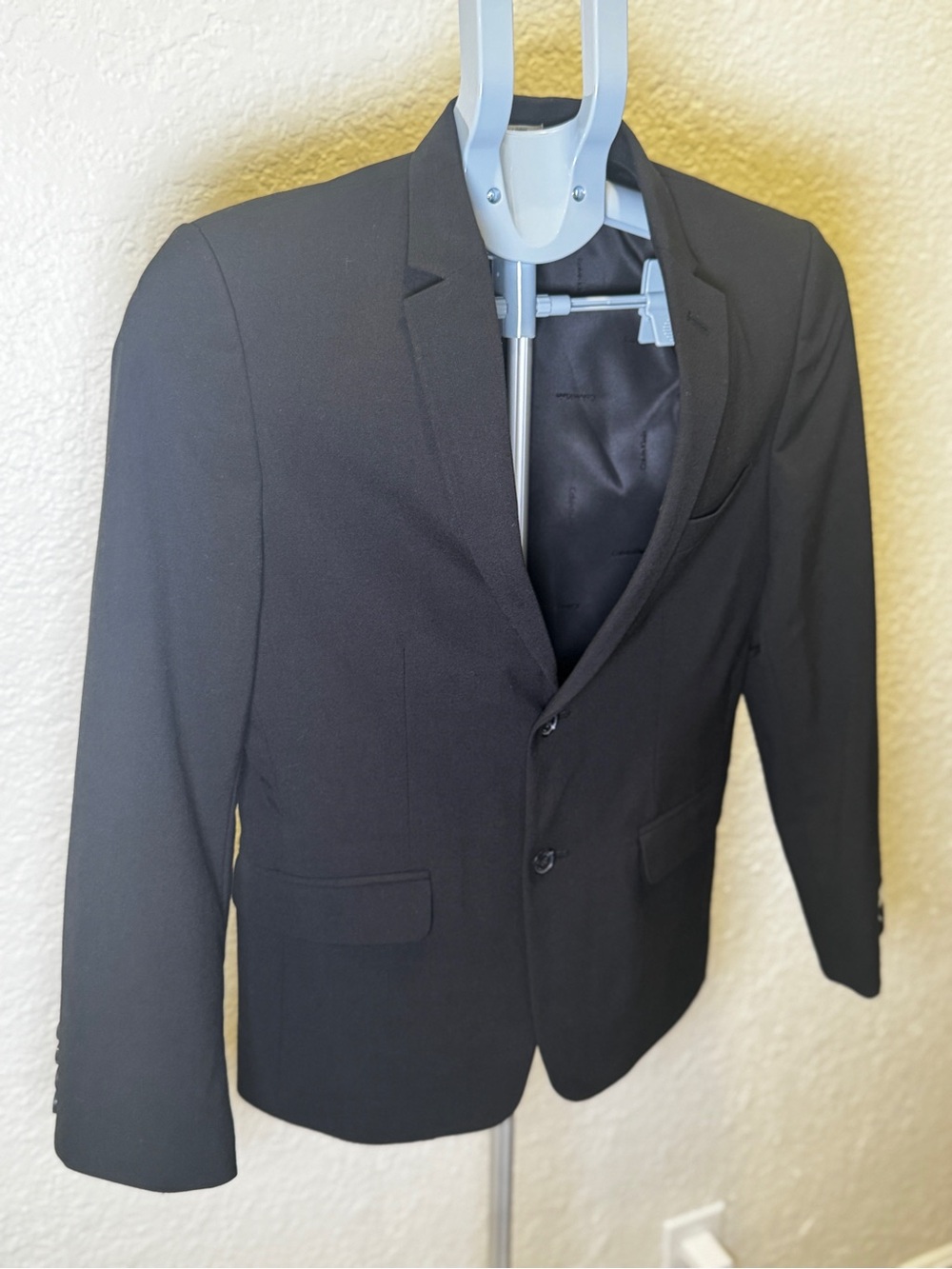 Calvin Klein Young Boy Black Two-Button Sport Coat Blazer Slim Fit size 14 - Picture 2 of 10